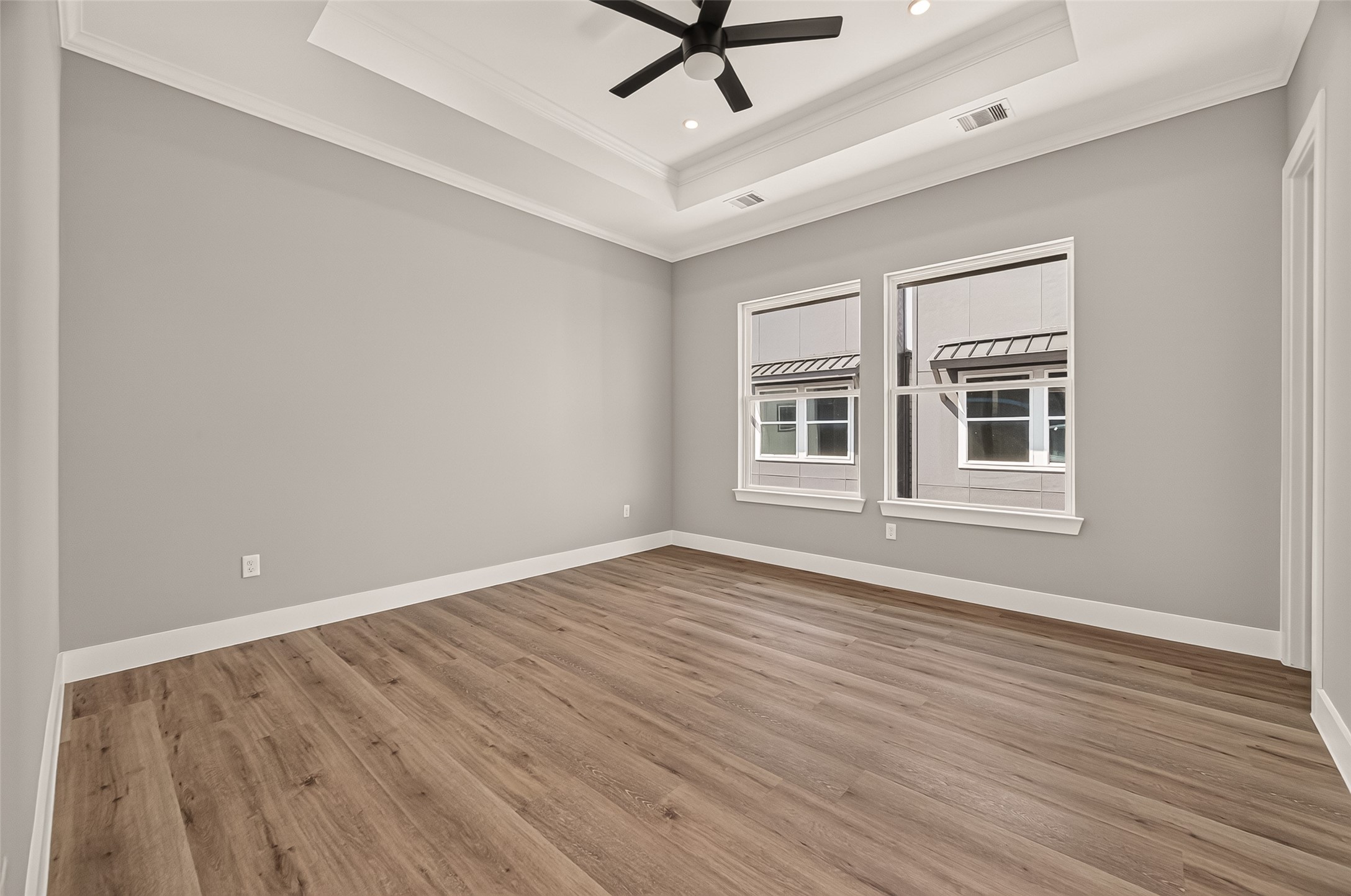 3367 Yellowstone Boulevard Property Photo 28