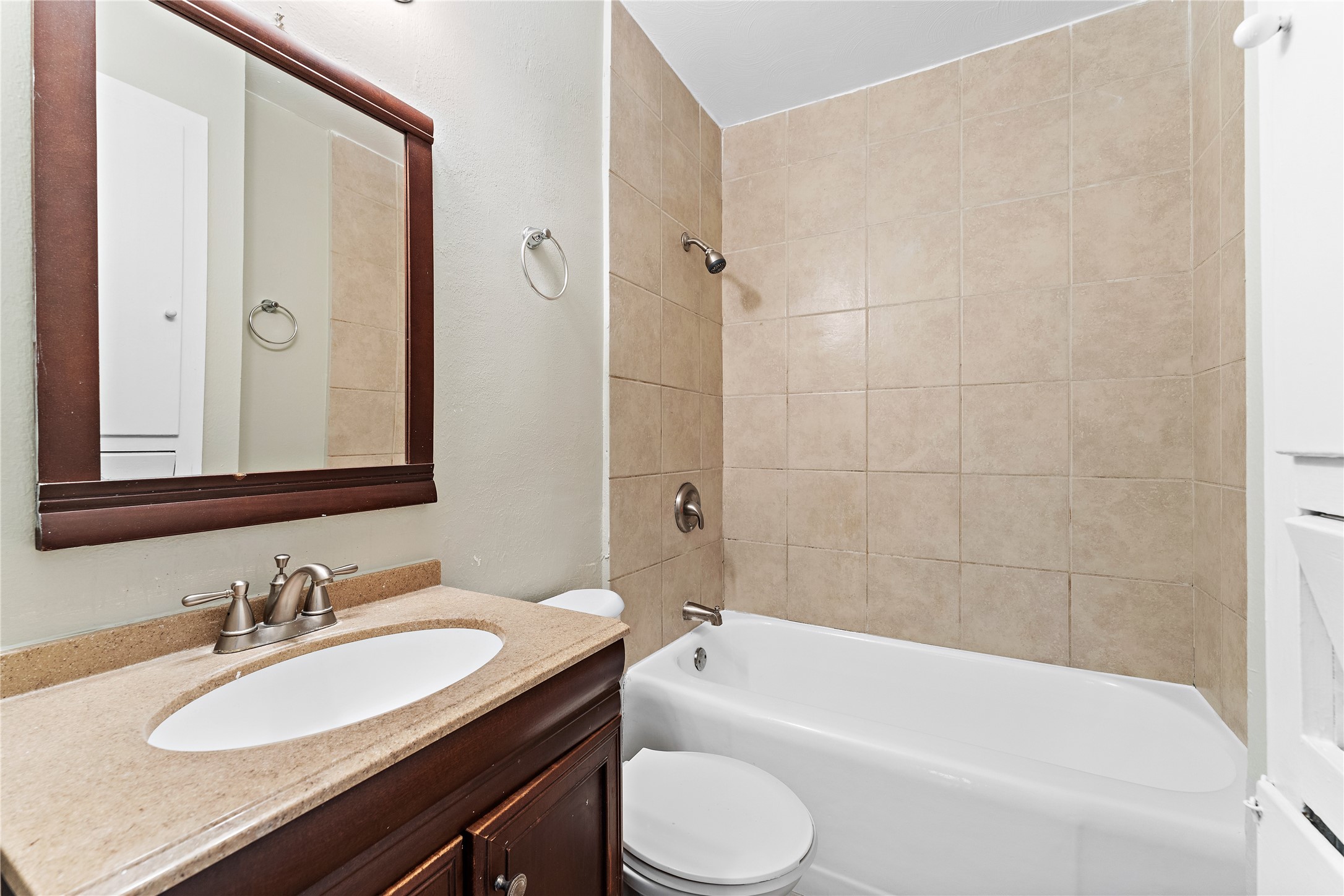 2910 Somerset Avenue Property Photo 9