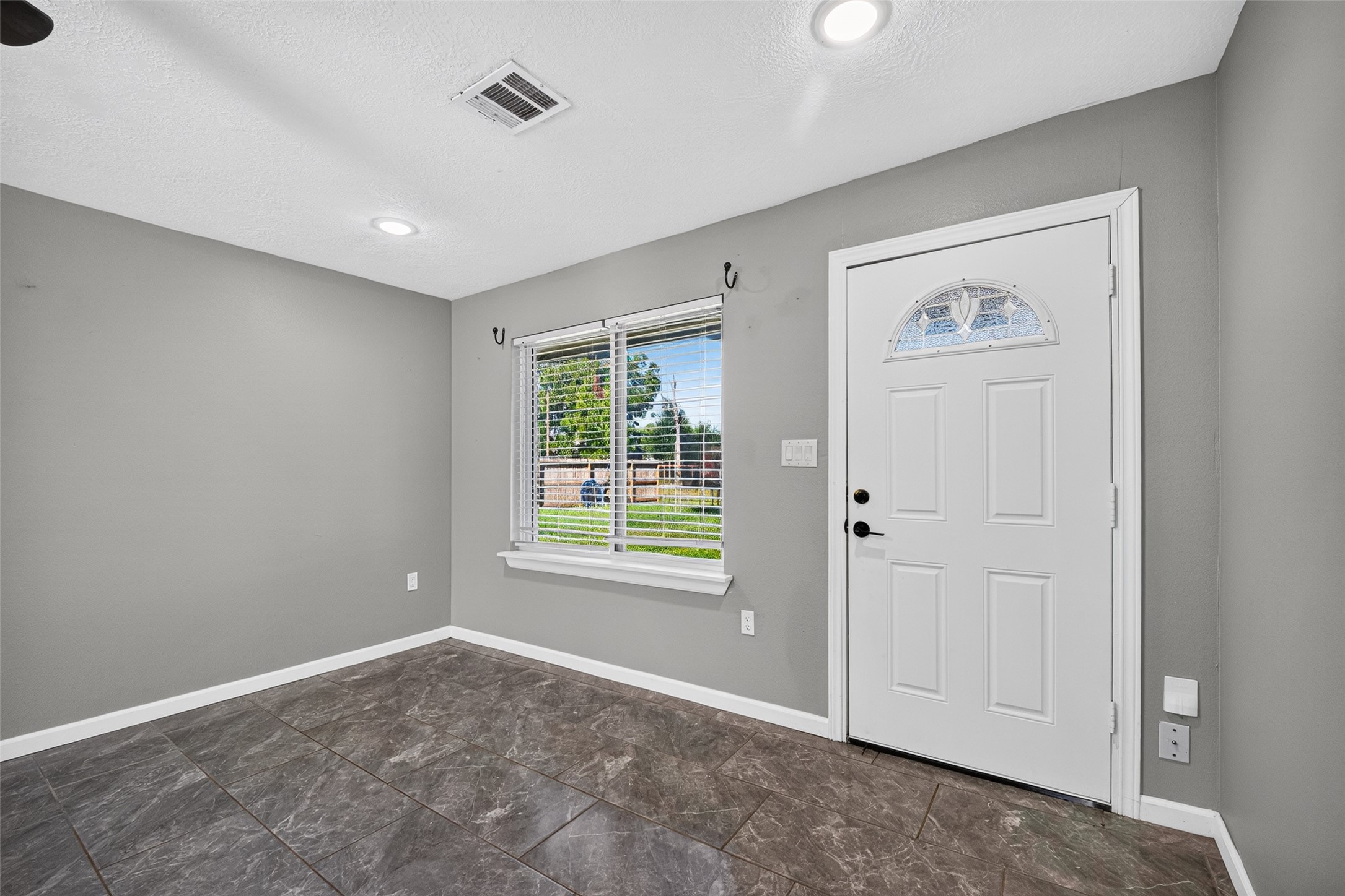 627 West Drive Property Photo 2