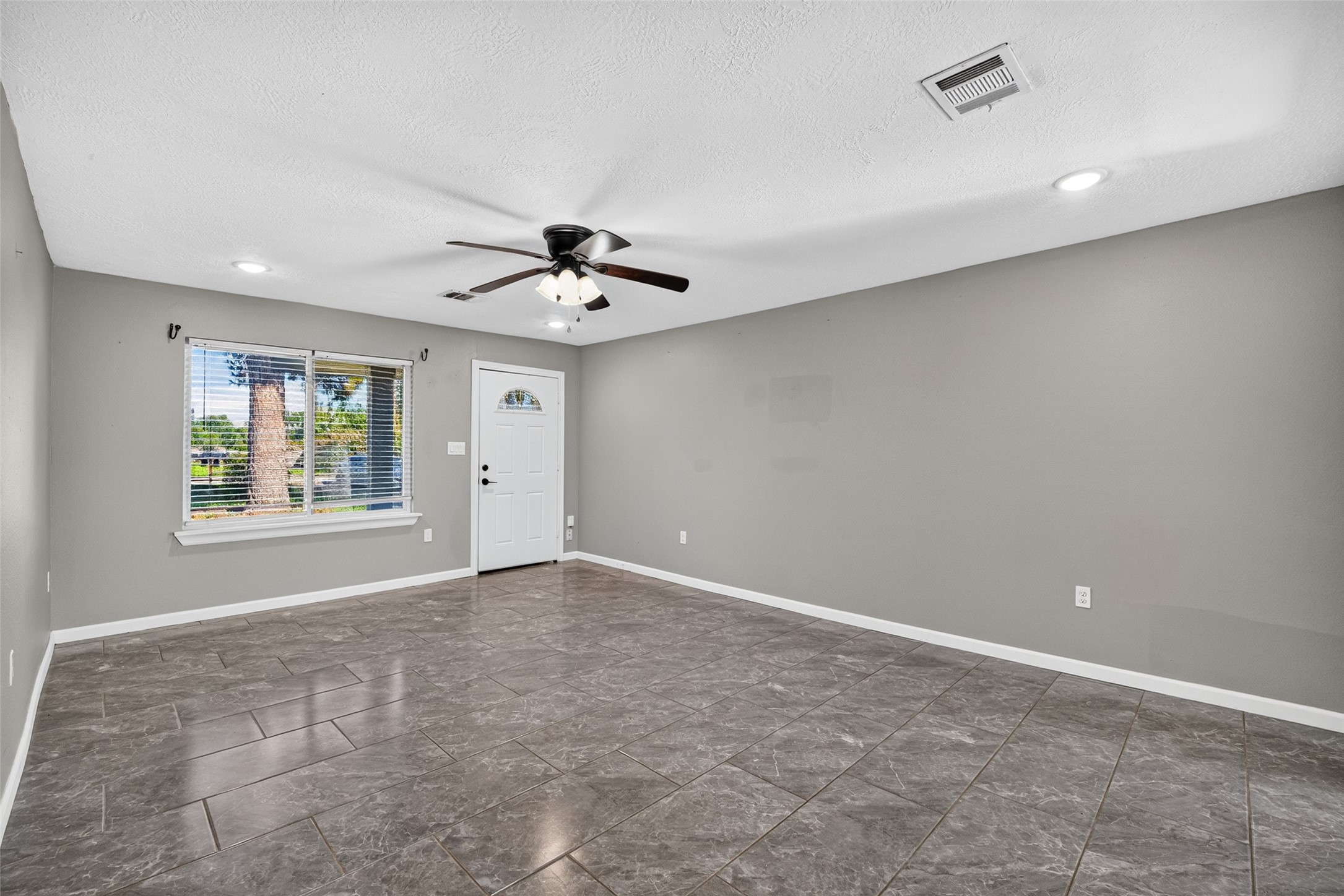 627 West Drive Property Photo 3
