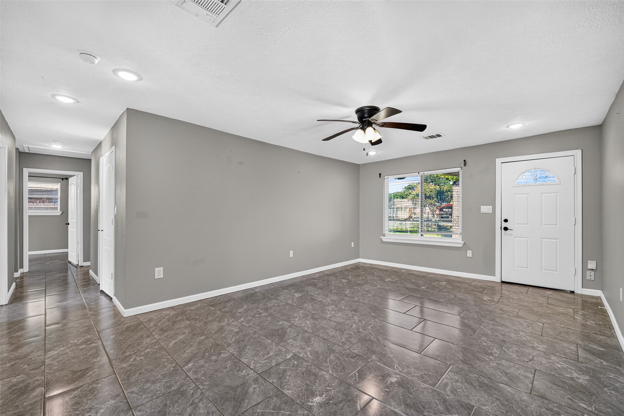 627 West Drive Property Photo 4