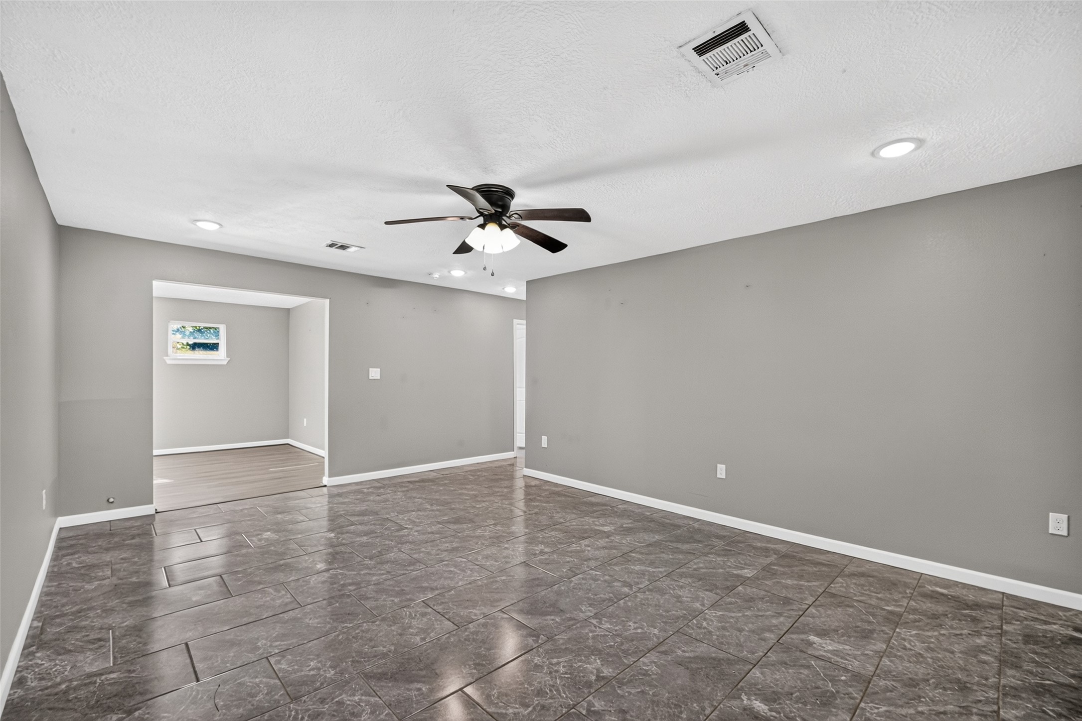 627 West Drive Property Photo 5
