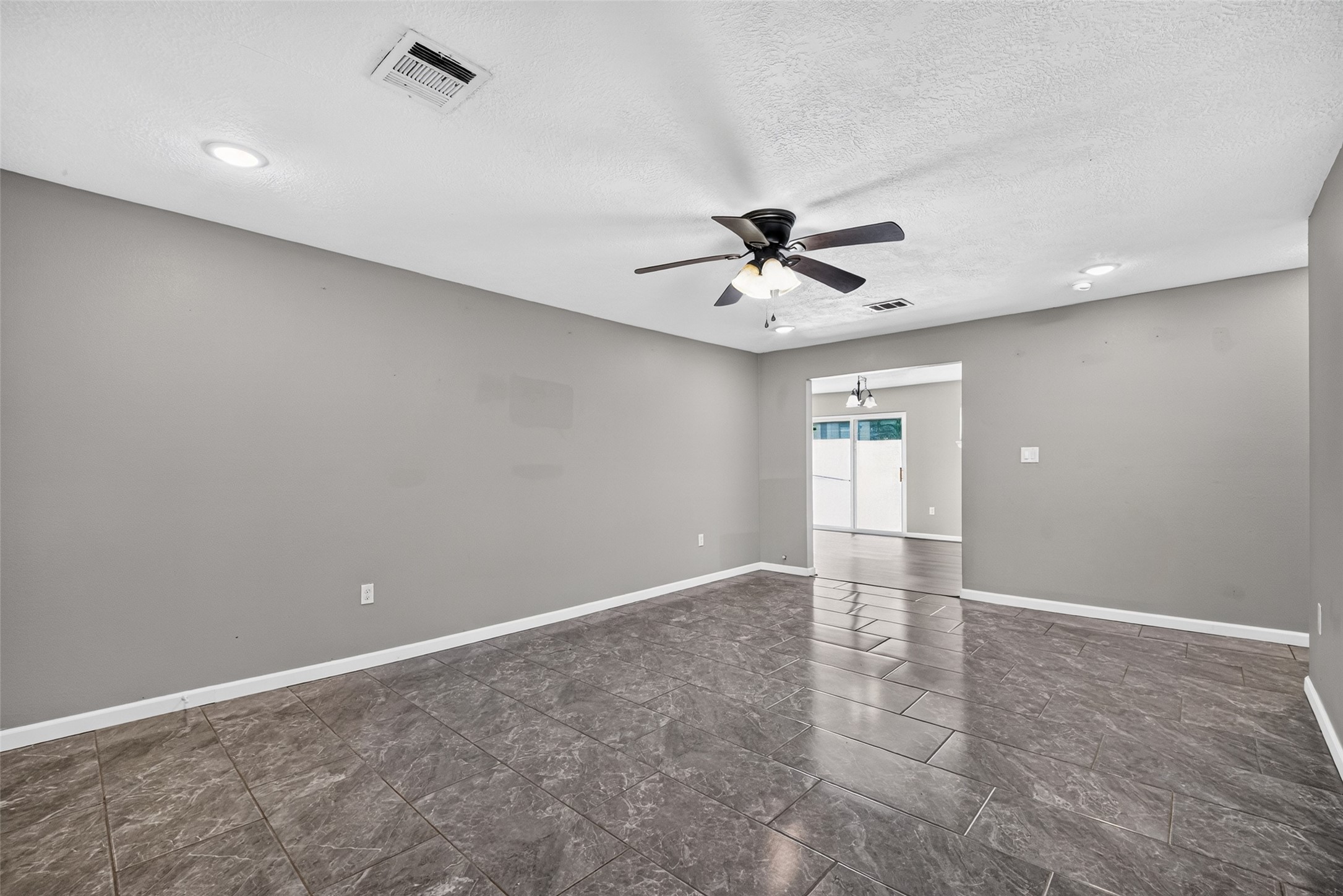 627 West Drive Property Photo 6