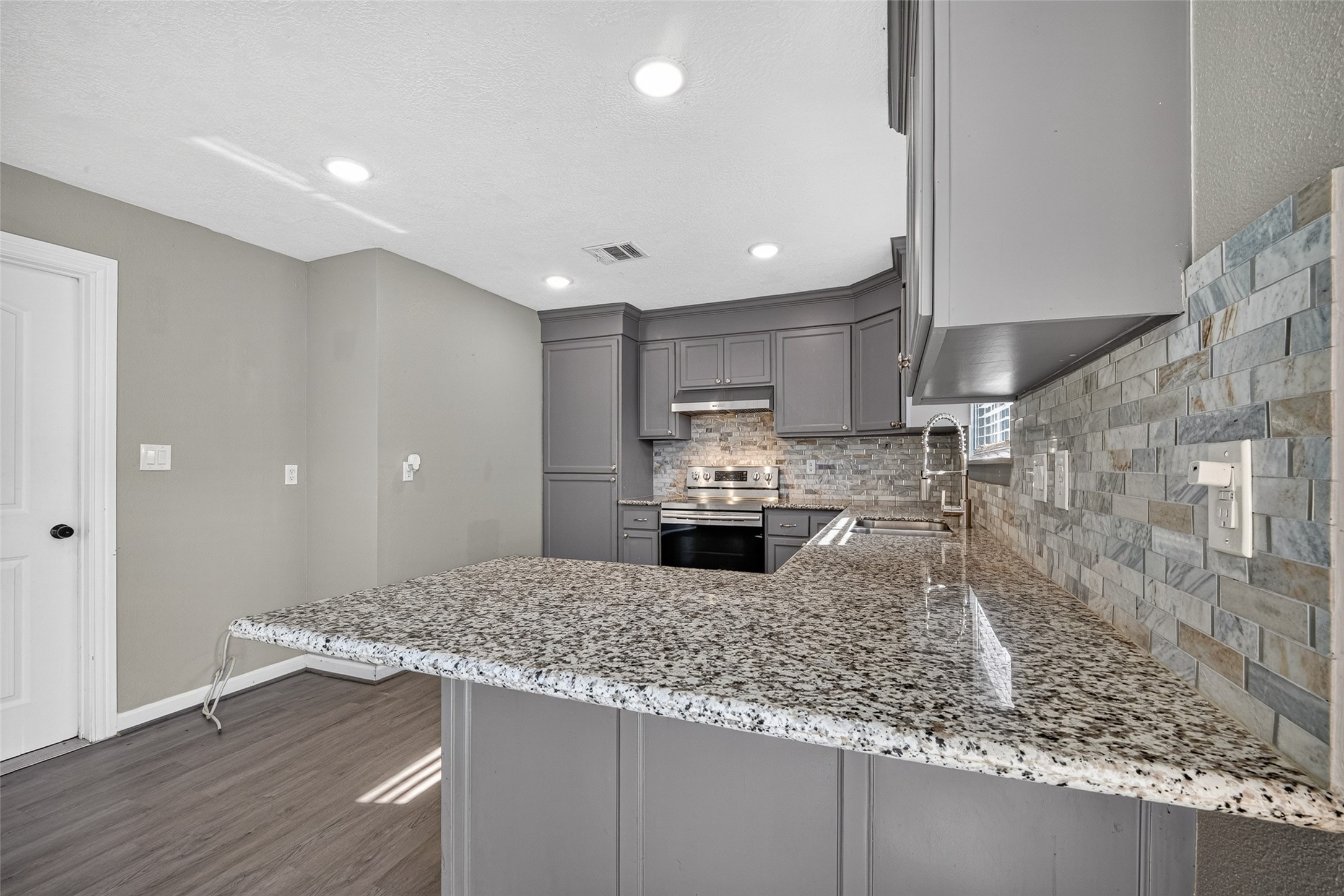 627 West Drive Property Photo 9