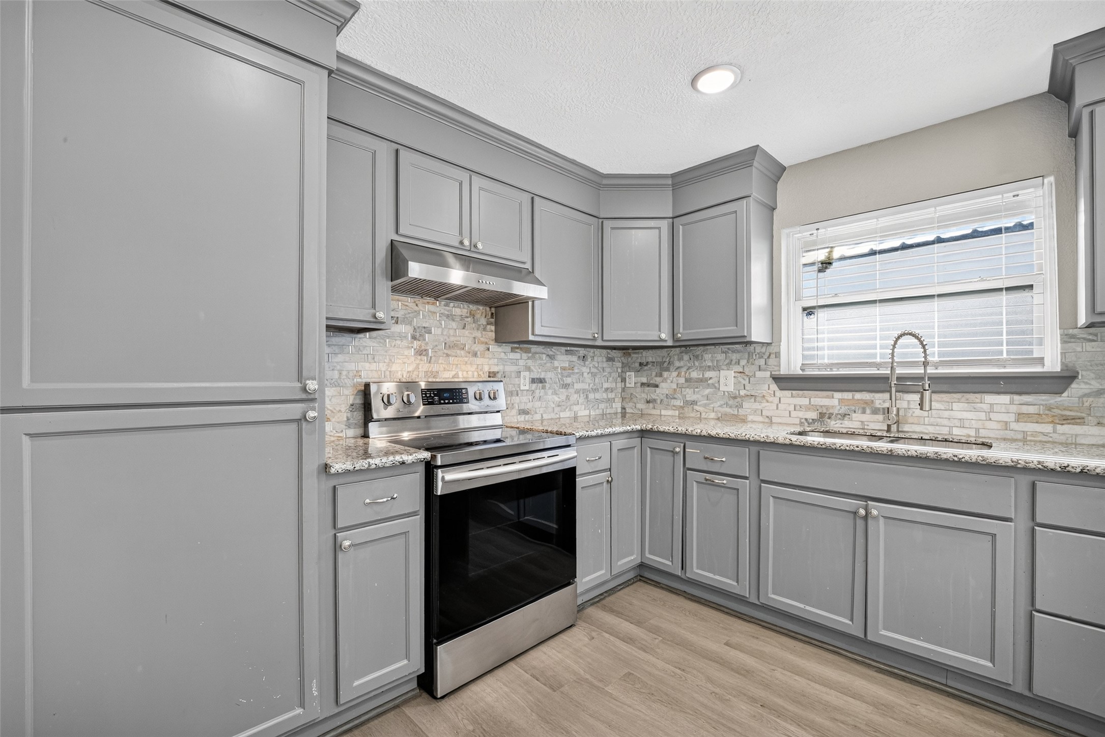 627 West Drive Property Photo 11