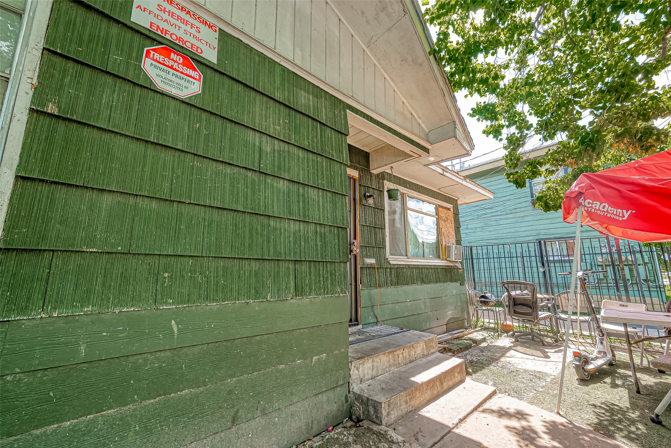 3113 Anita Street Property Photo 5