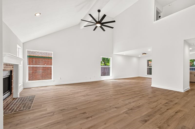 2231 Rolling Glen Drive Property Photo 3