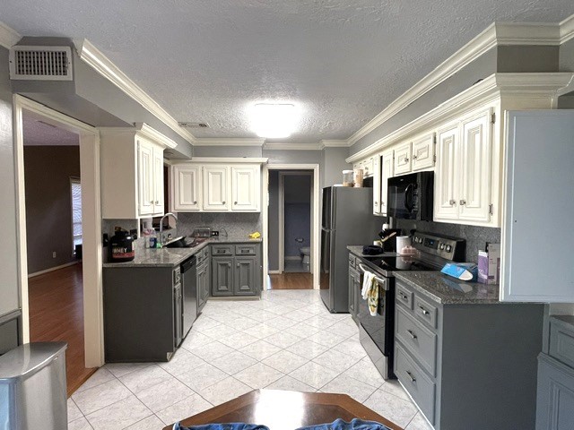 16427 Dunmoor Drive Property Photo 11