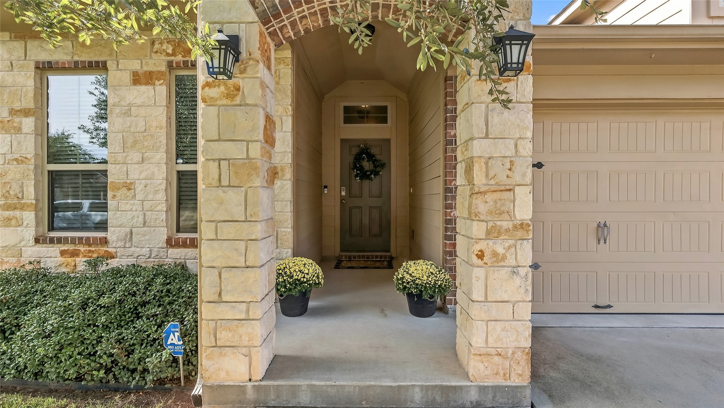4142 Shallow Creek Loop Property Photo 4
