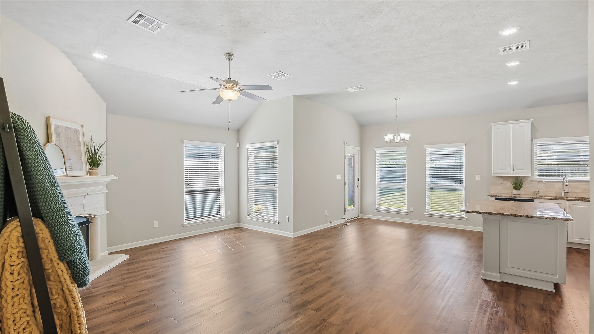 4142 Shallow Creek Loop Property Photo 6