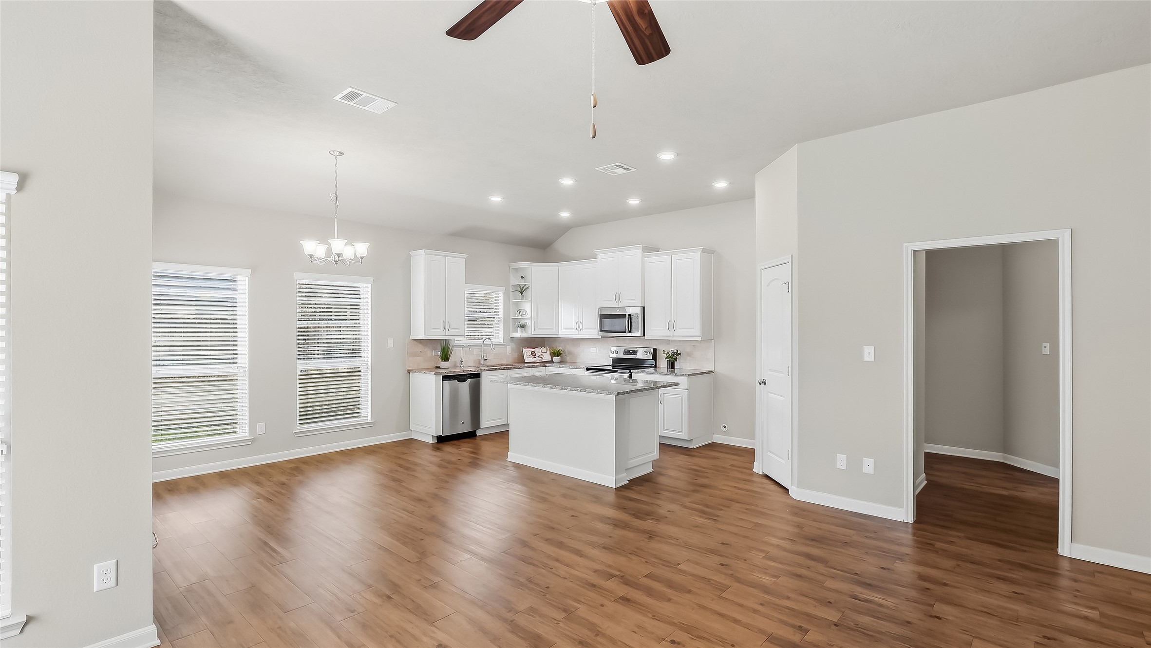 4142 Shallow Creek Loop Property Photo 10