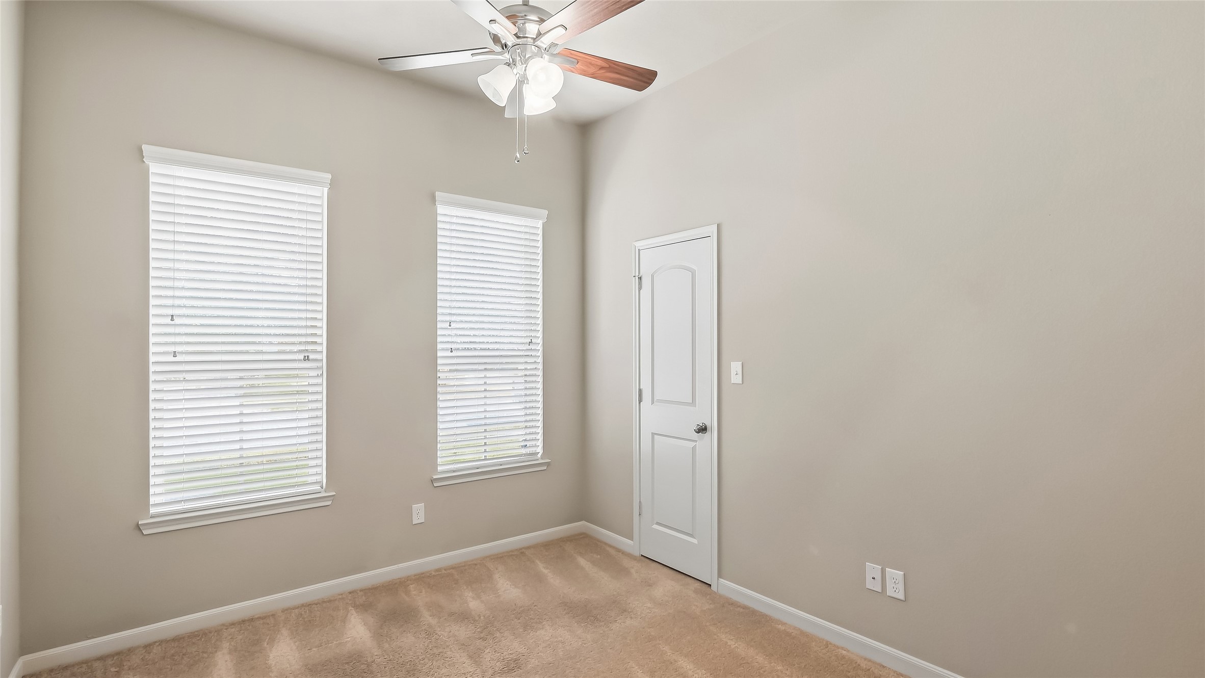4142 Shallow Creek Loop Property Photo 22