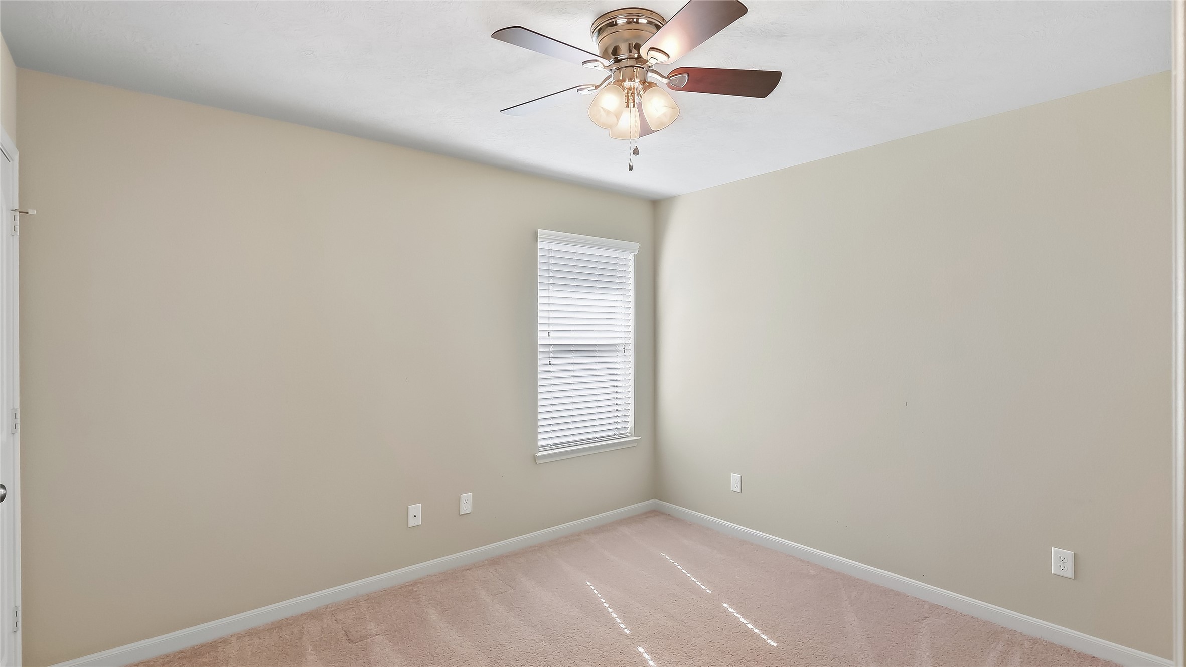 4142 Shallow Creek Loop Property Photo 24