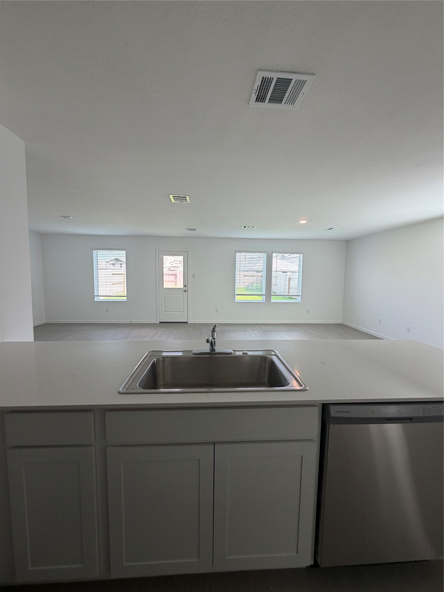 10418 Birds Nest Dr Property Photo 4