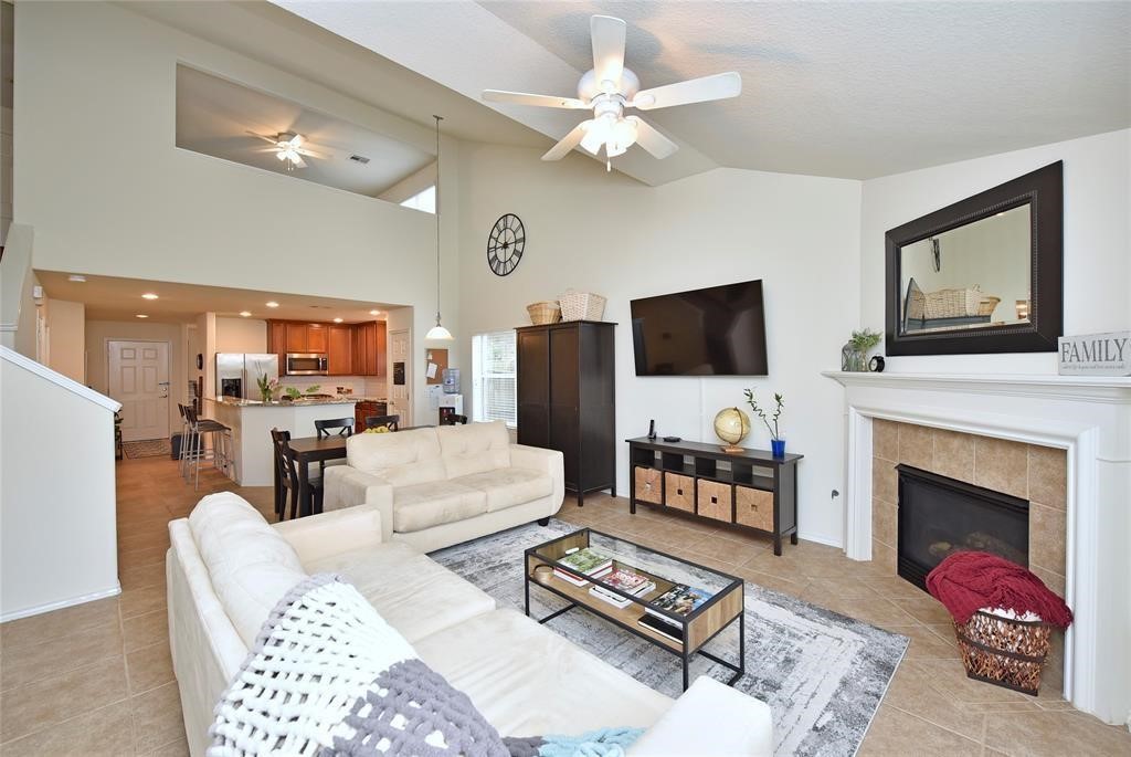 7215 Ravenswood Property Photo 3