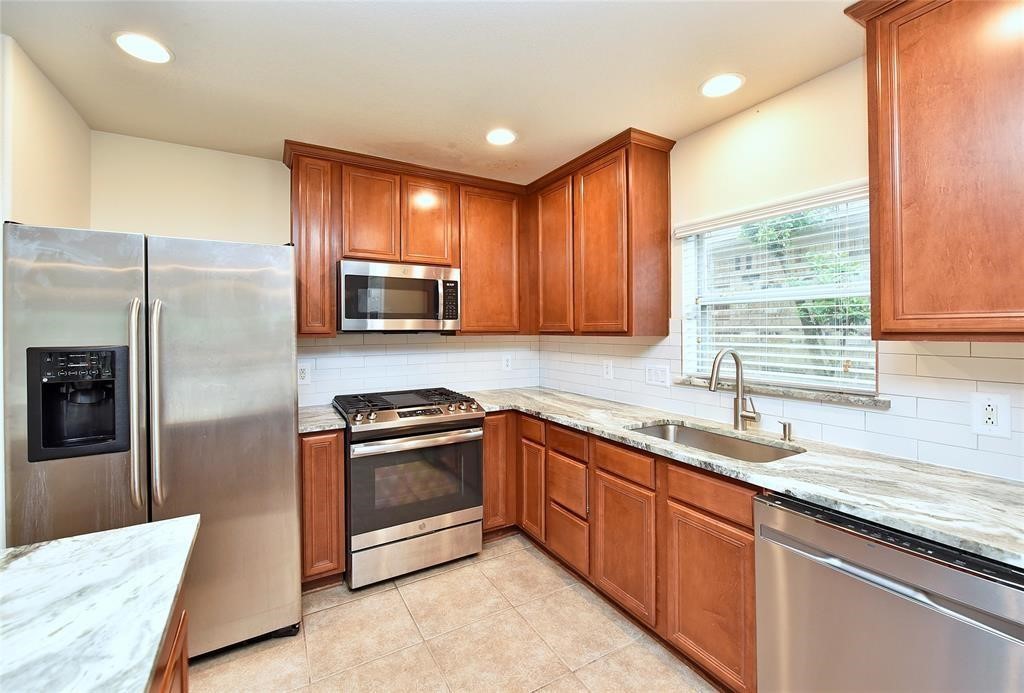 7215 Ravenswood Property Photo 10