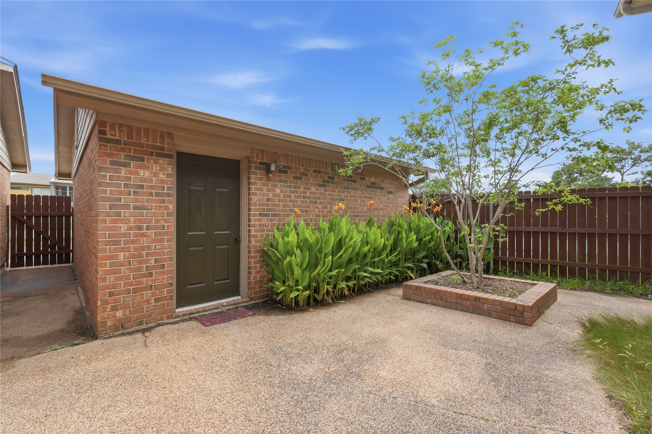 2400 Longmire Drive 105 Property Photo 17