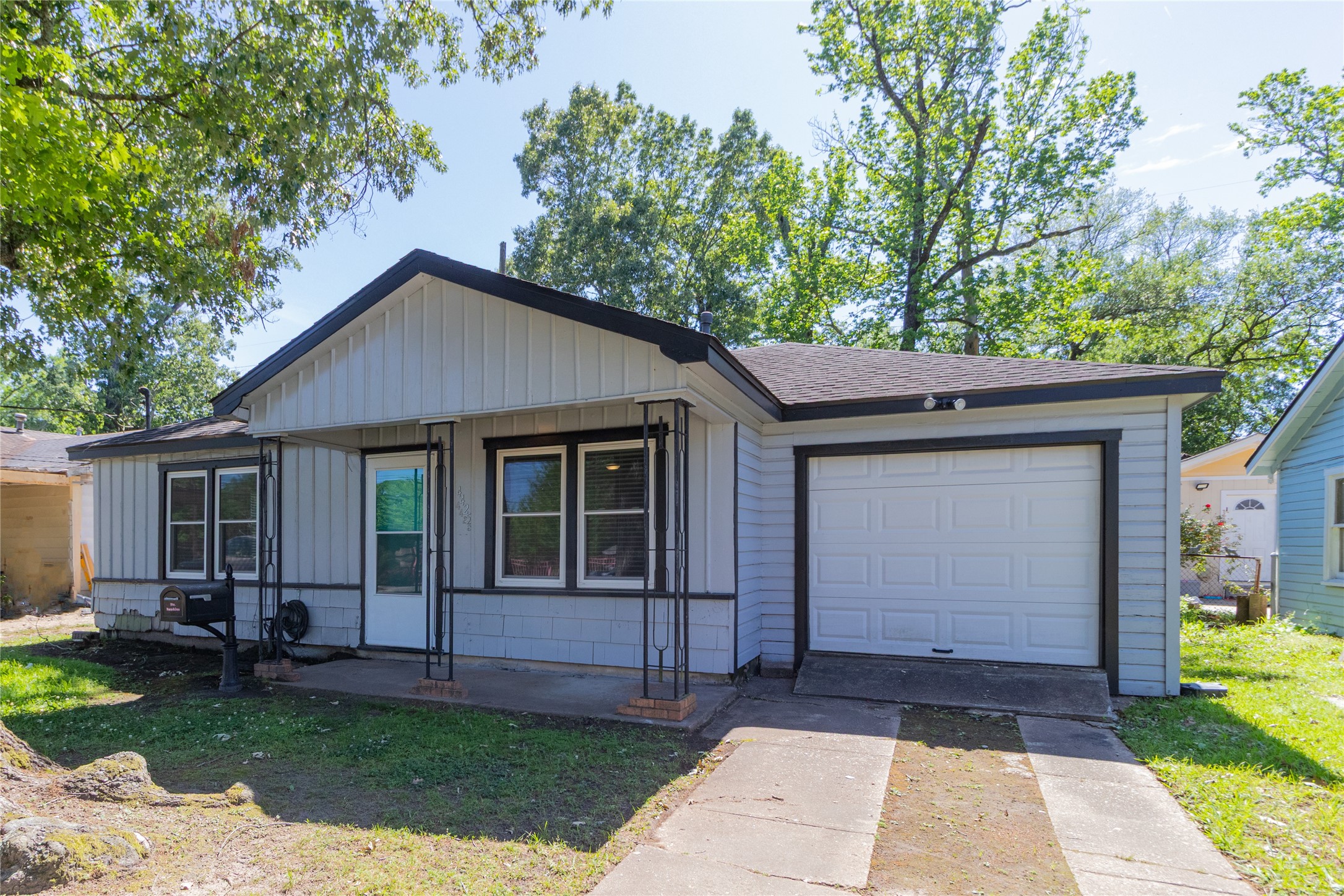 4425 Harding Drive Property Photo 3