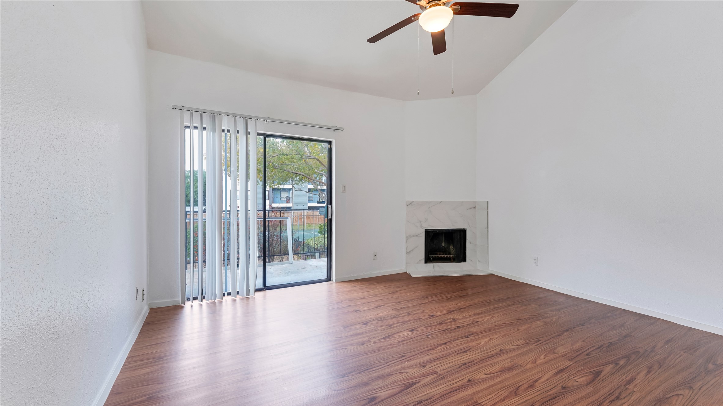 10811 Richmond Avenue 101 Property Photo 4