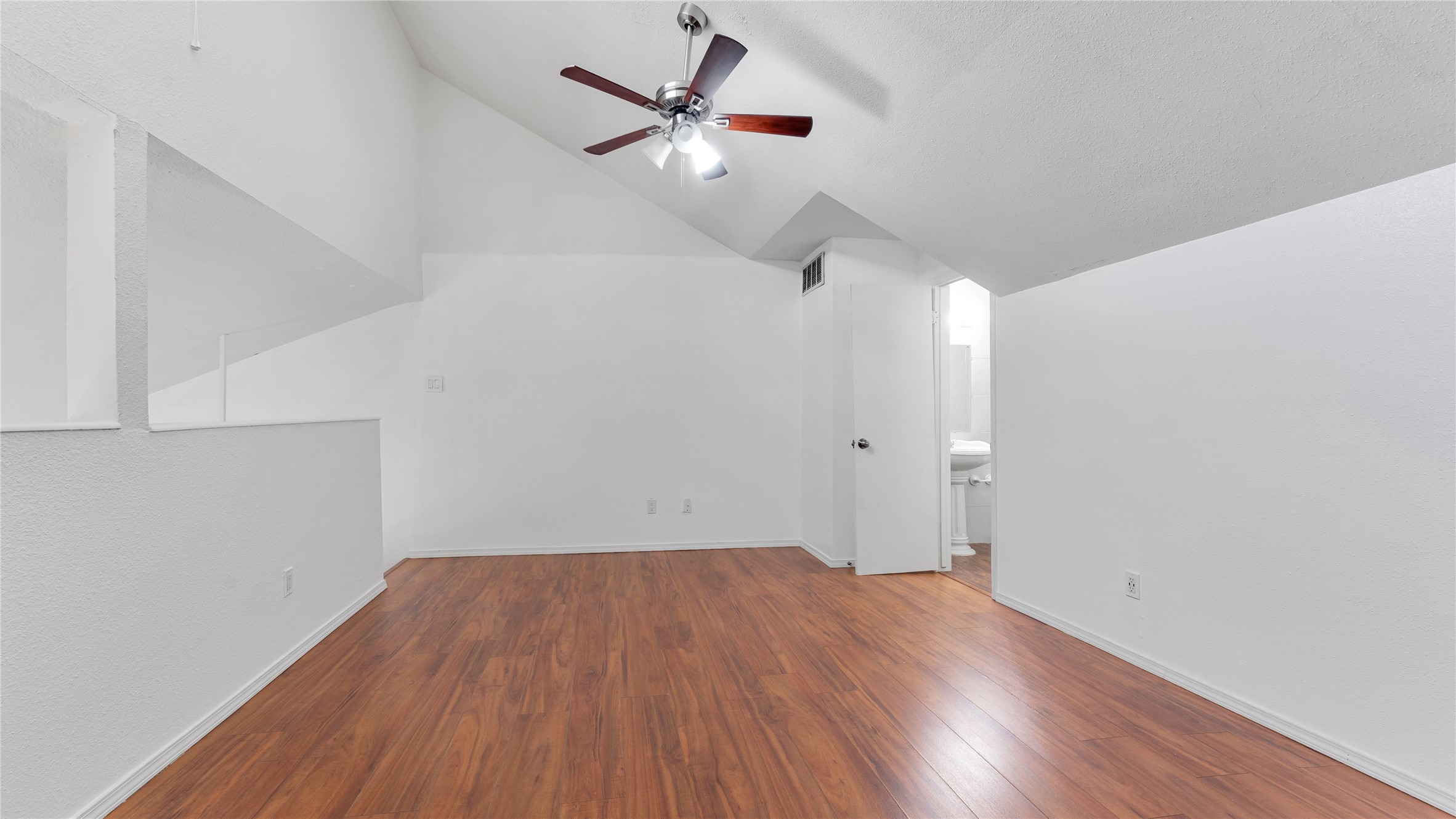 10811 Richmond Avenue 101 Property Photo 8