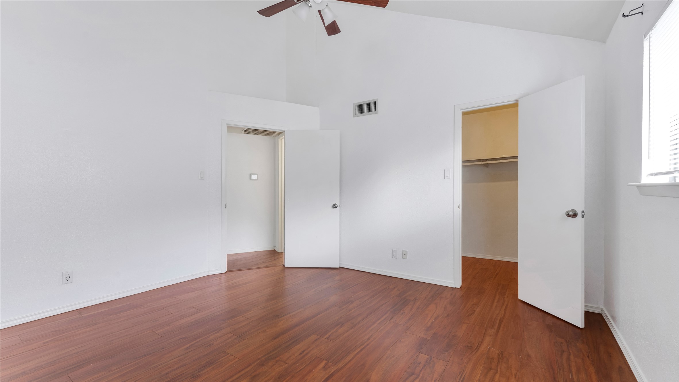 10811 Richmond Avenue 101 Property Photo 9