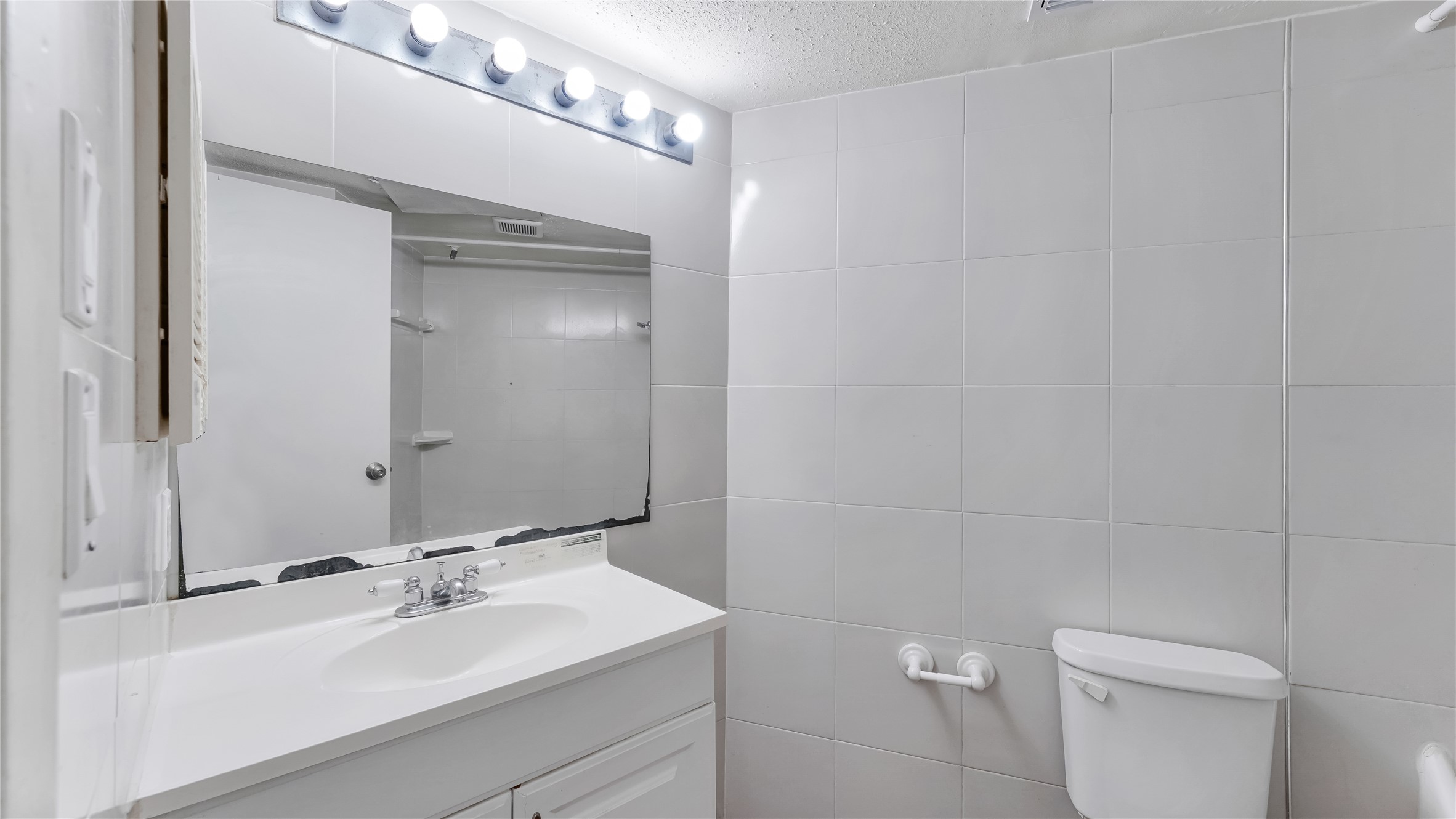 10811 Richmond Avenue 101 Property Photo 10