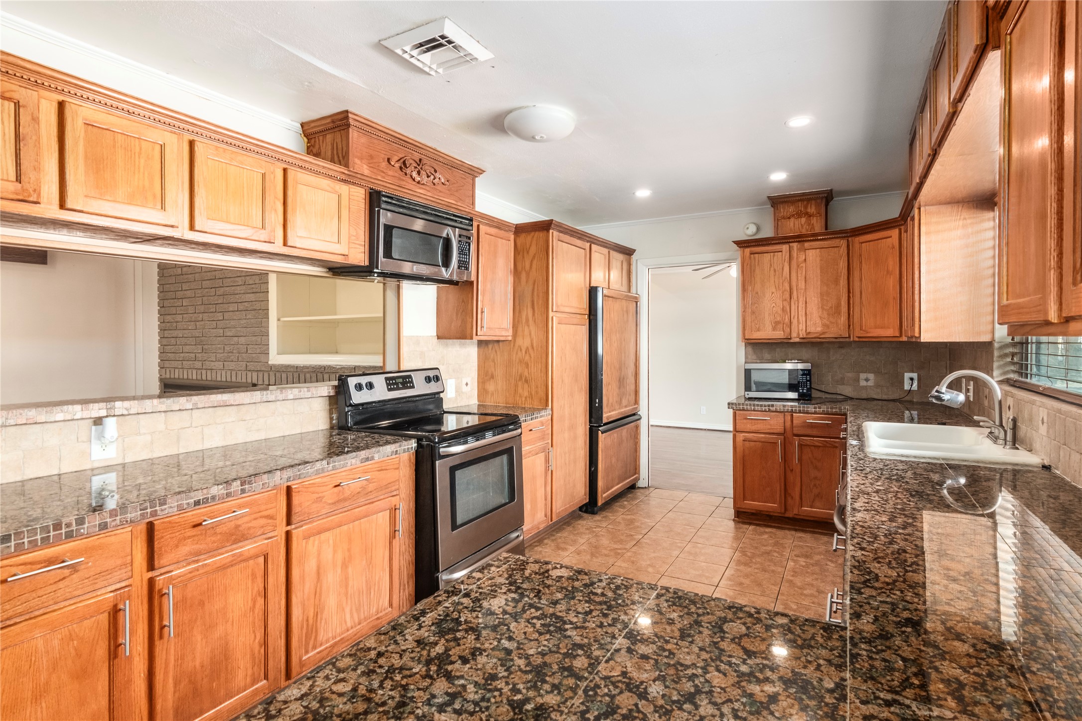 9219 Timberside Drive Property Photo