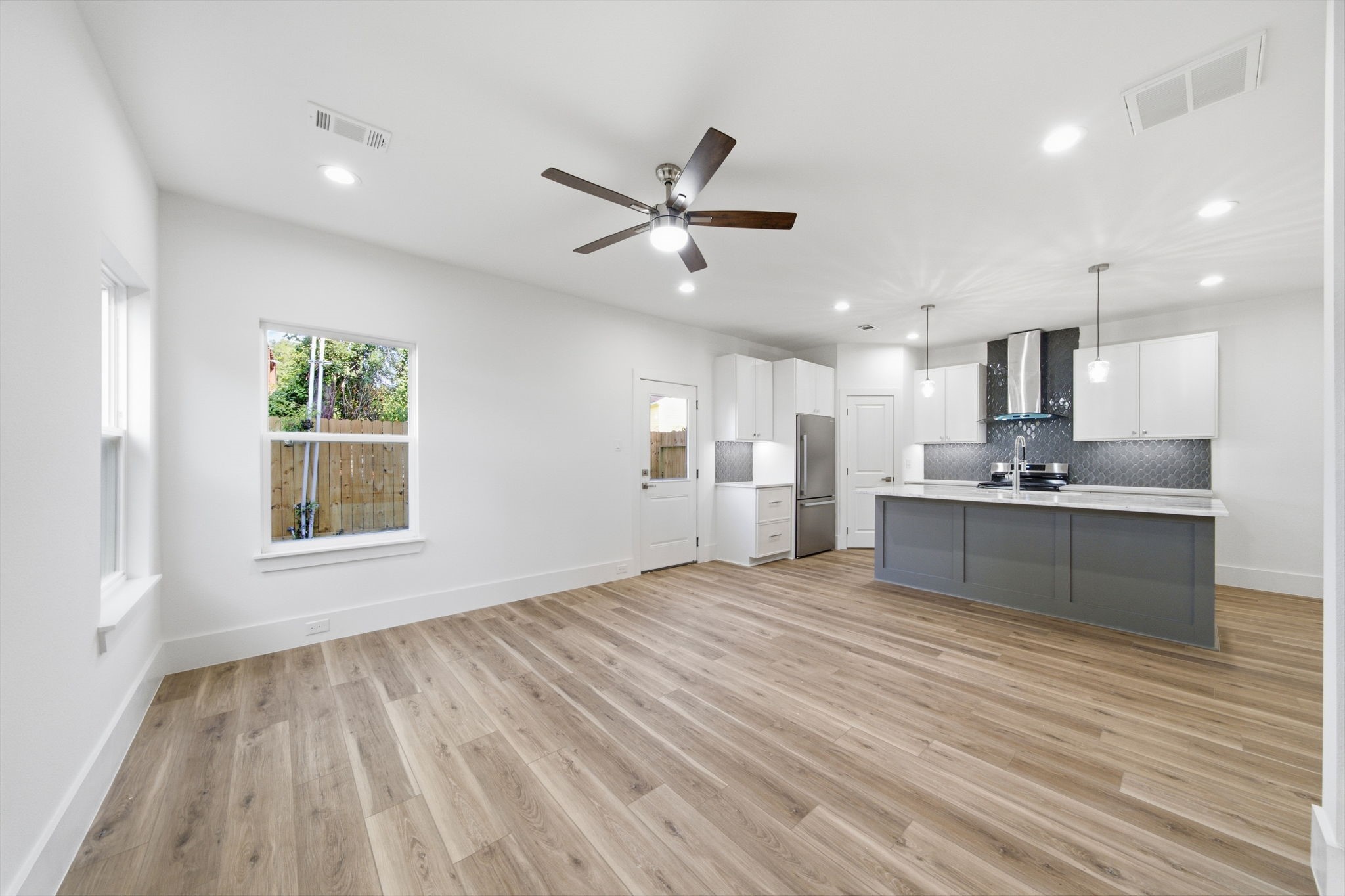 6511 Narcissus Street A Property Photo 6