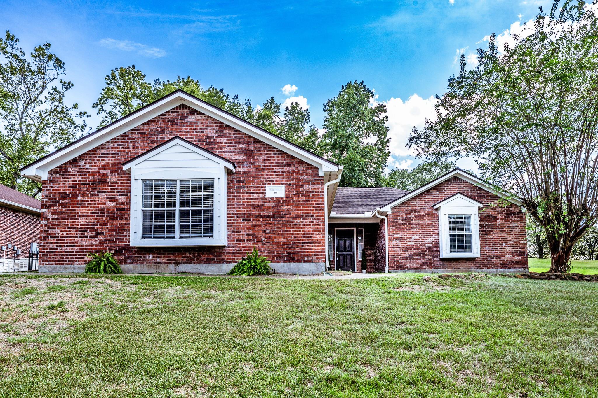 455 Cherry Hills Drive, Huntsville Tx 77340 Property Photo 1
