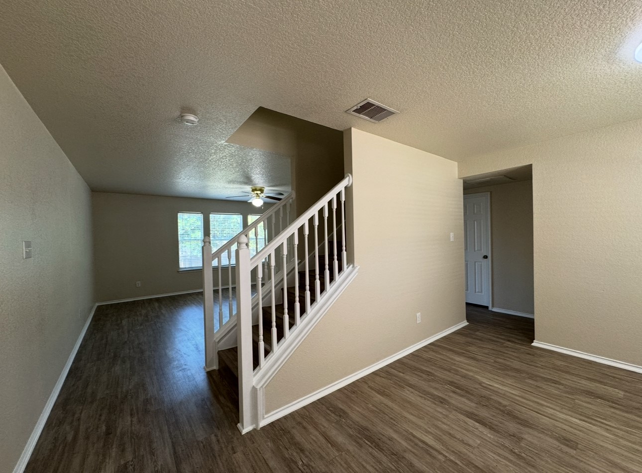 619 Mathis Meadow Property Photo 4