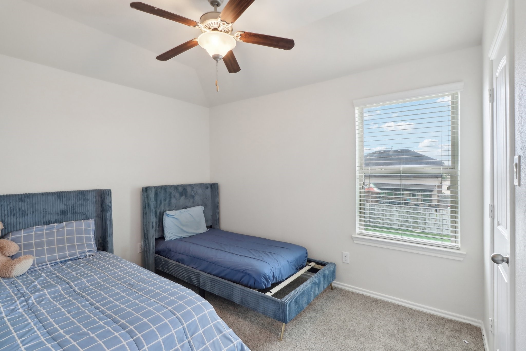1827 Acorn Glen Trail Property Photo 21