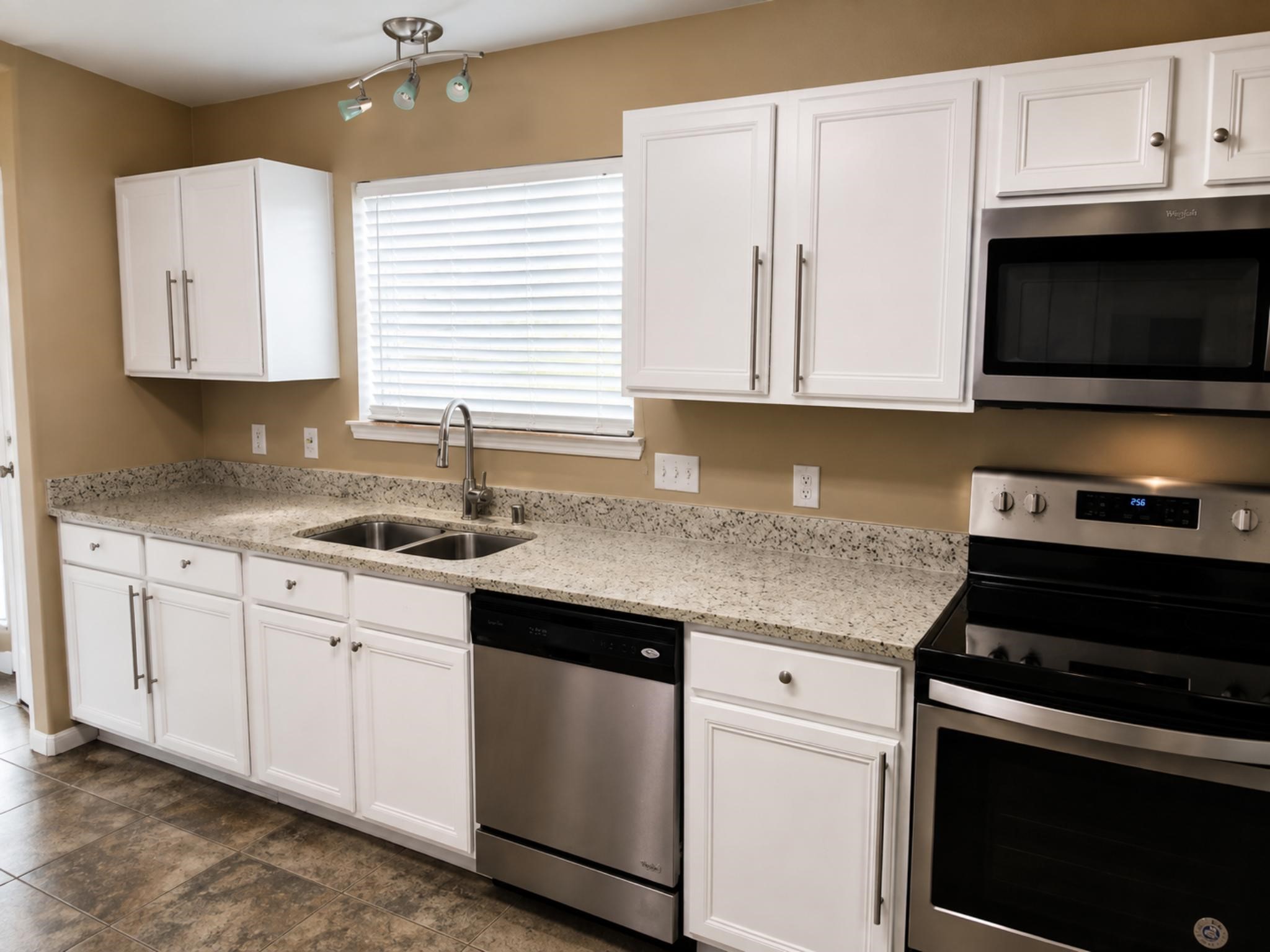 5118 Littleneviss Drive Property Photo 4