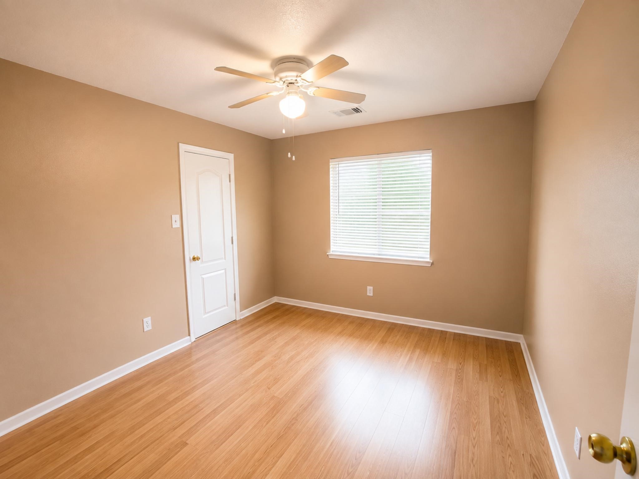 5118 Littleneviss Drive Property Photo 11