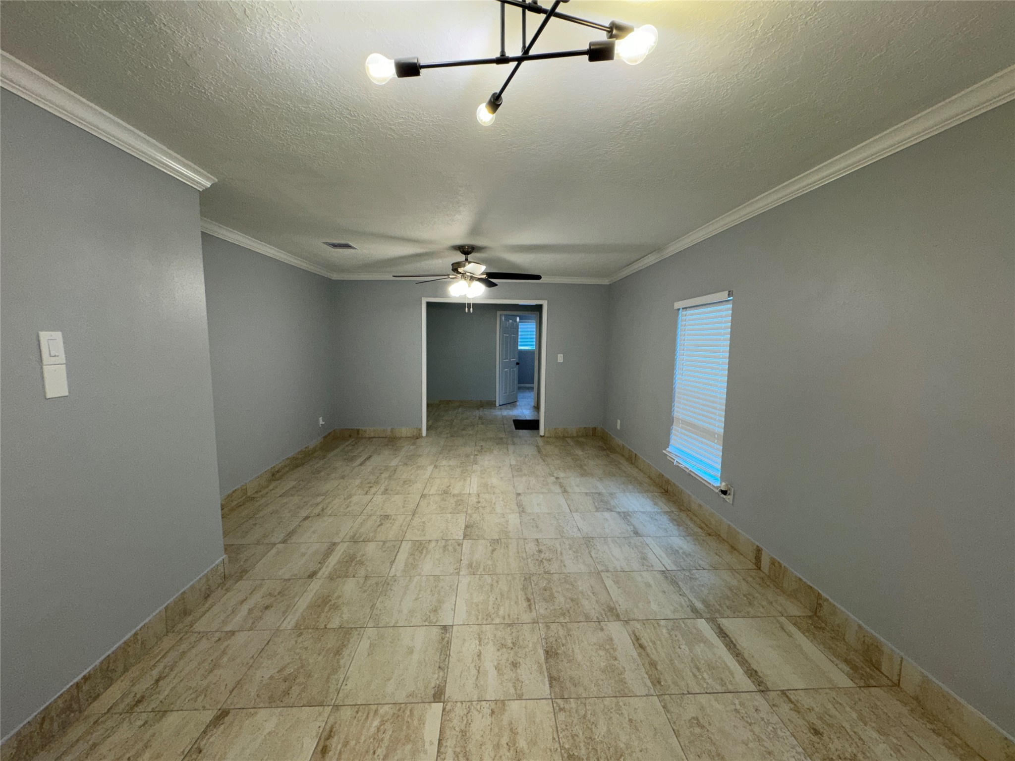 7910 Sands Point Drive Property Photo 6