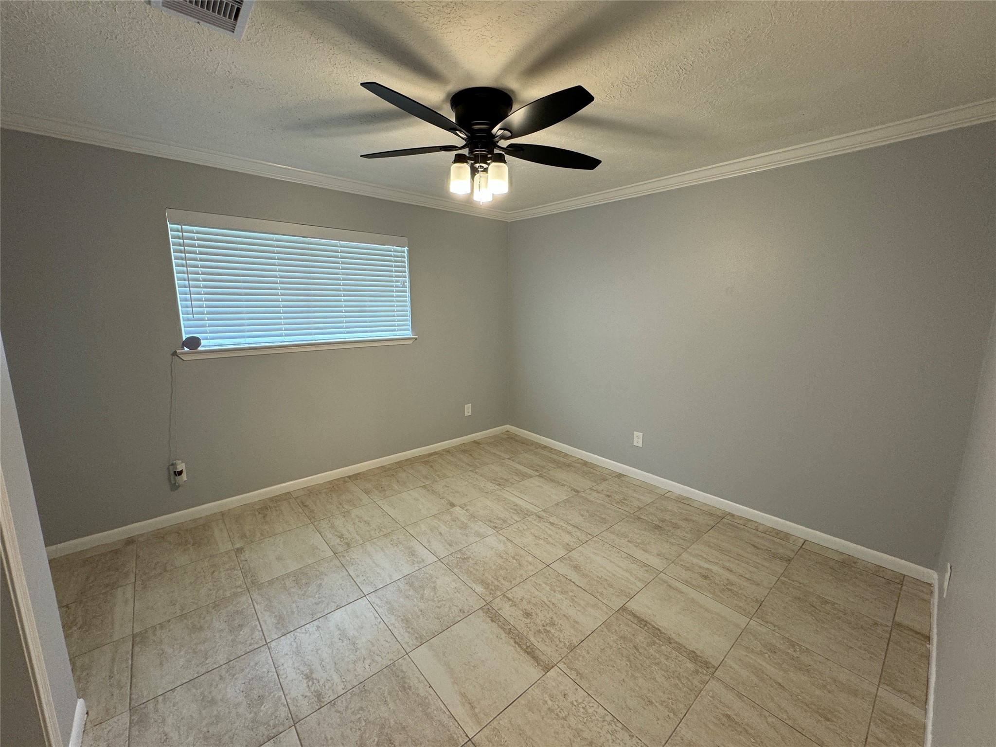 7910 Sands Point Drive Property Photo 7
