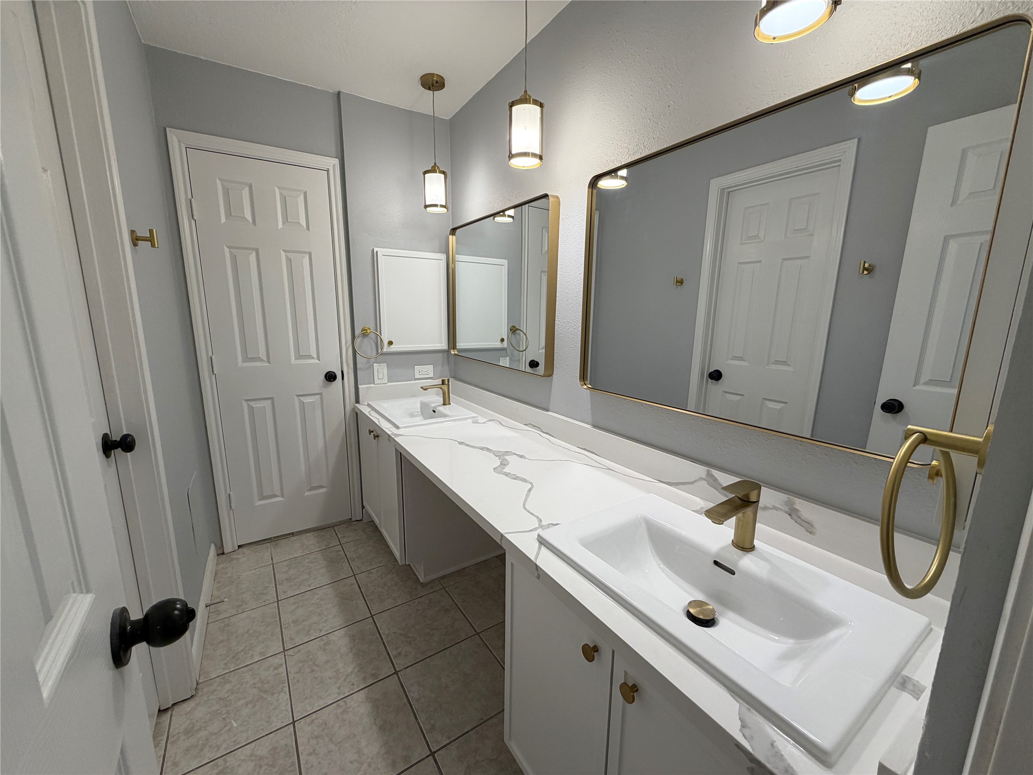 7910 Sands Point Drive Property Photo 9