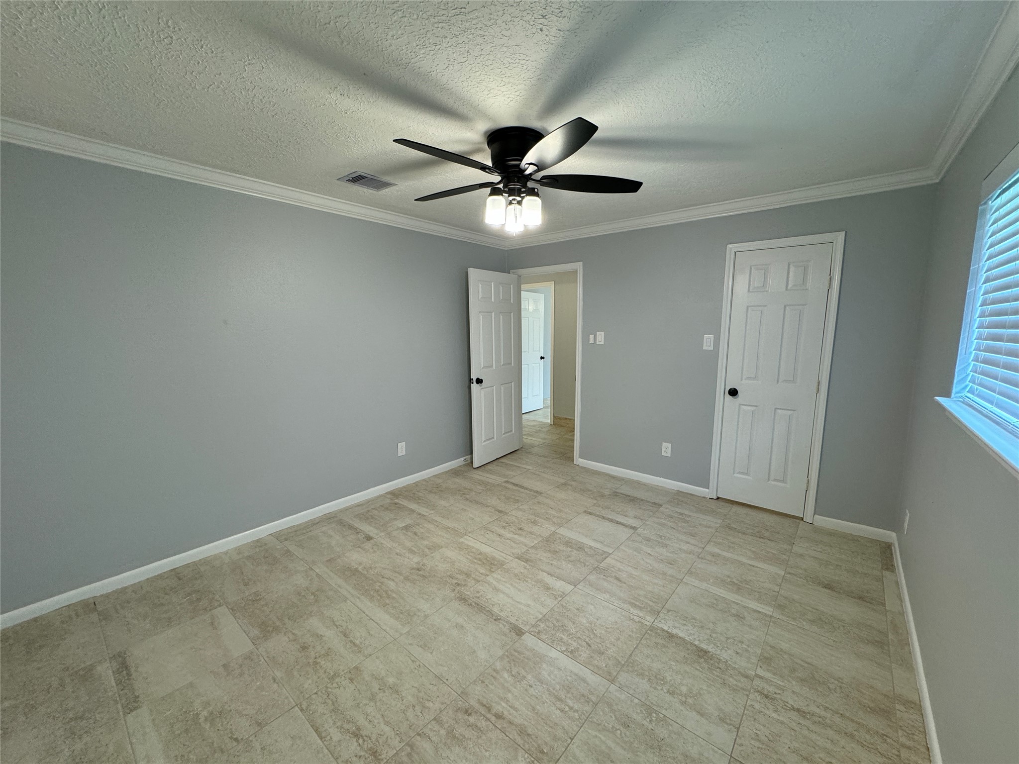 7910 Sands Point Drive Property Photo 11