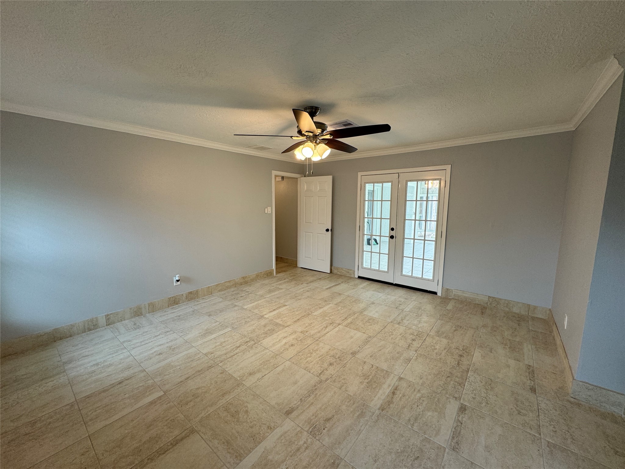 7910 Sands Point Drive Property Photo 14
