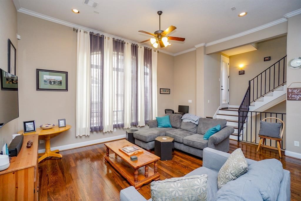 1025 W 21st Street D Property Photo 8