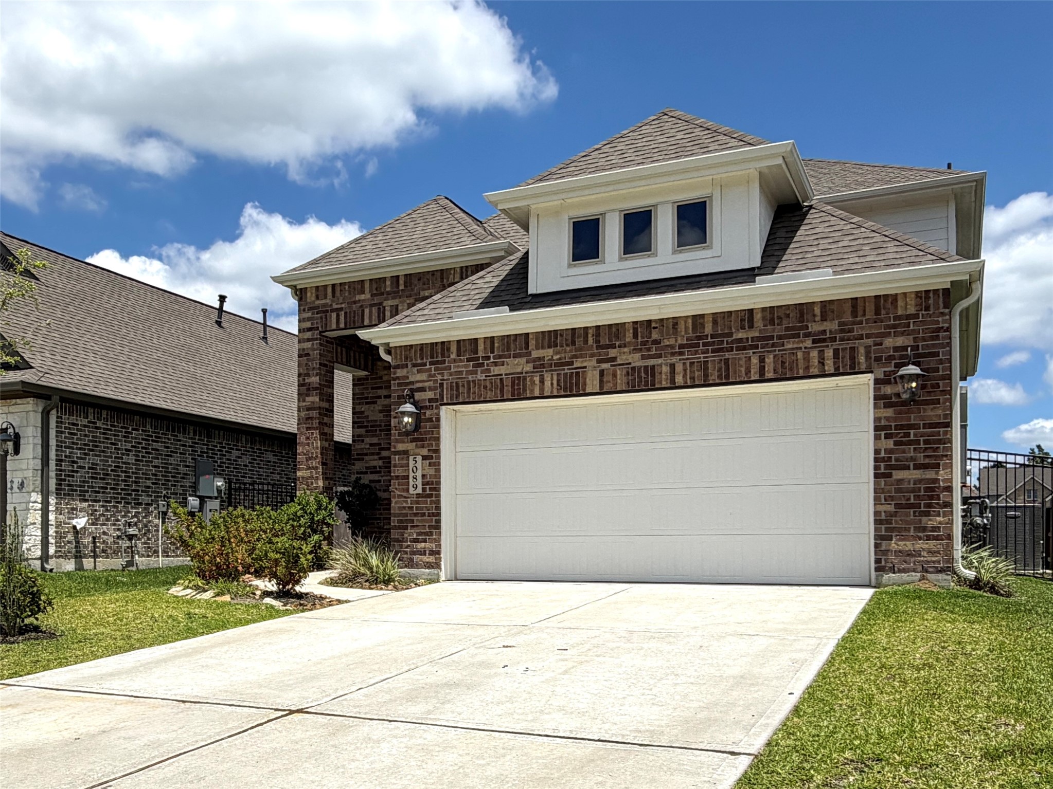 5089 Andorra Bend Lane Property Photo 4