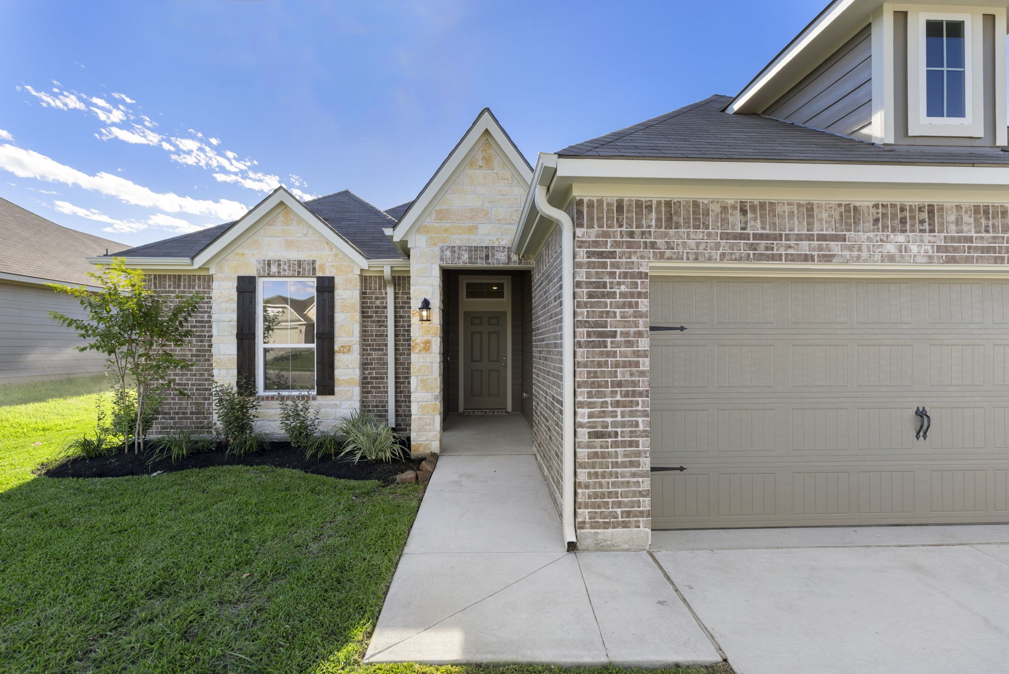 1496 Lake Ridge Drive Property Photo 1