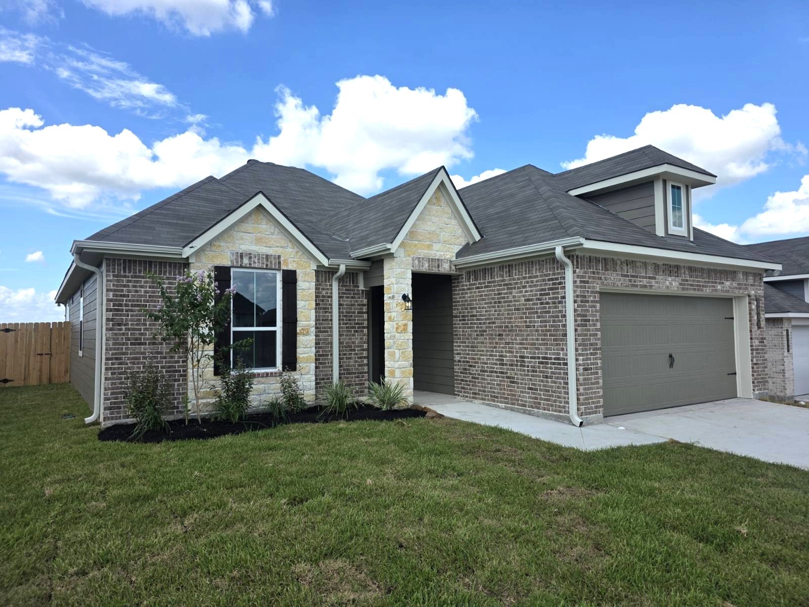 1496 Lake Ridge Drive Property Photo 2