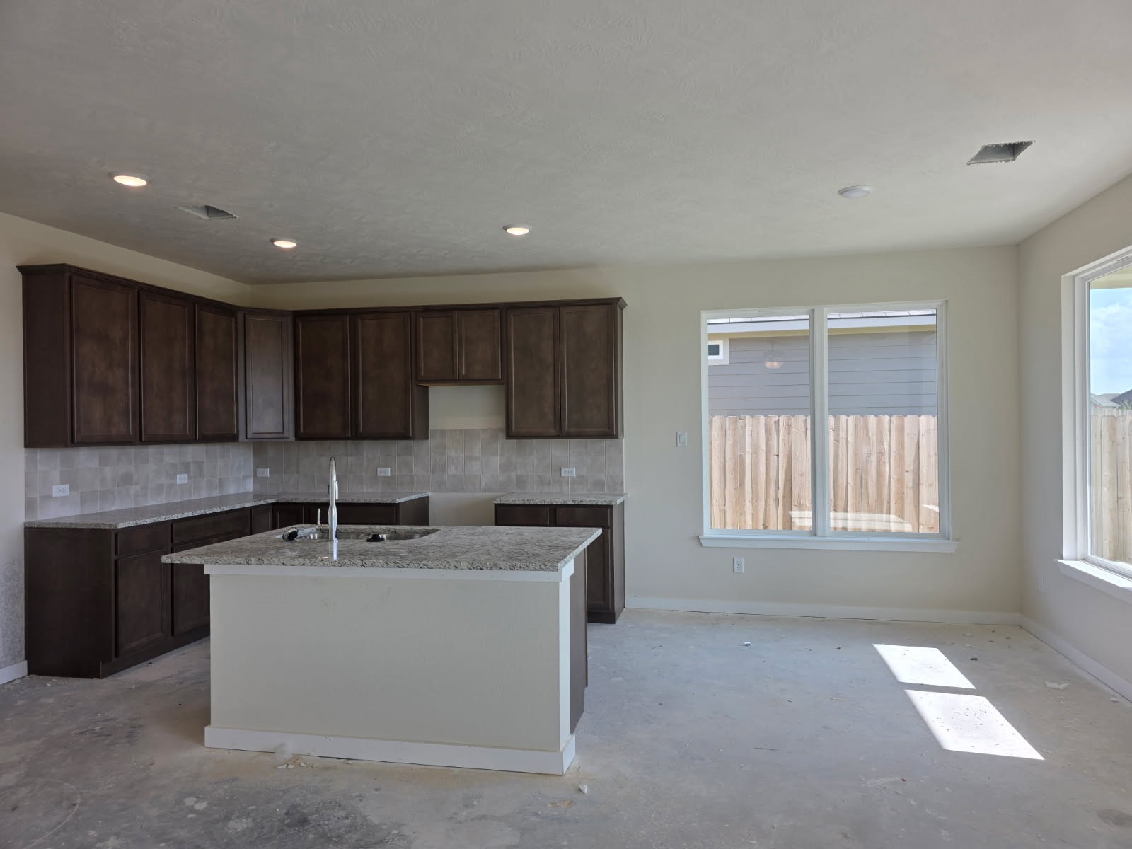 1496 Lake Ridge Drive Property Photo 4