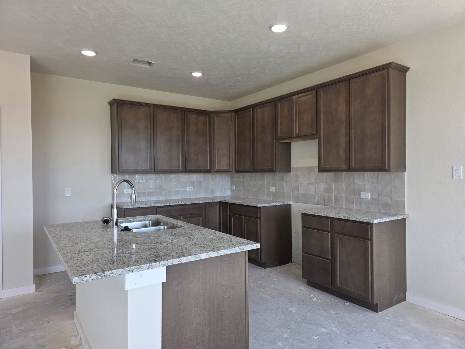 1496 Lake Ridge Drive Property Photo 5