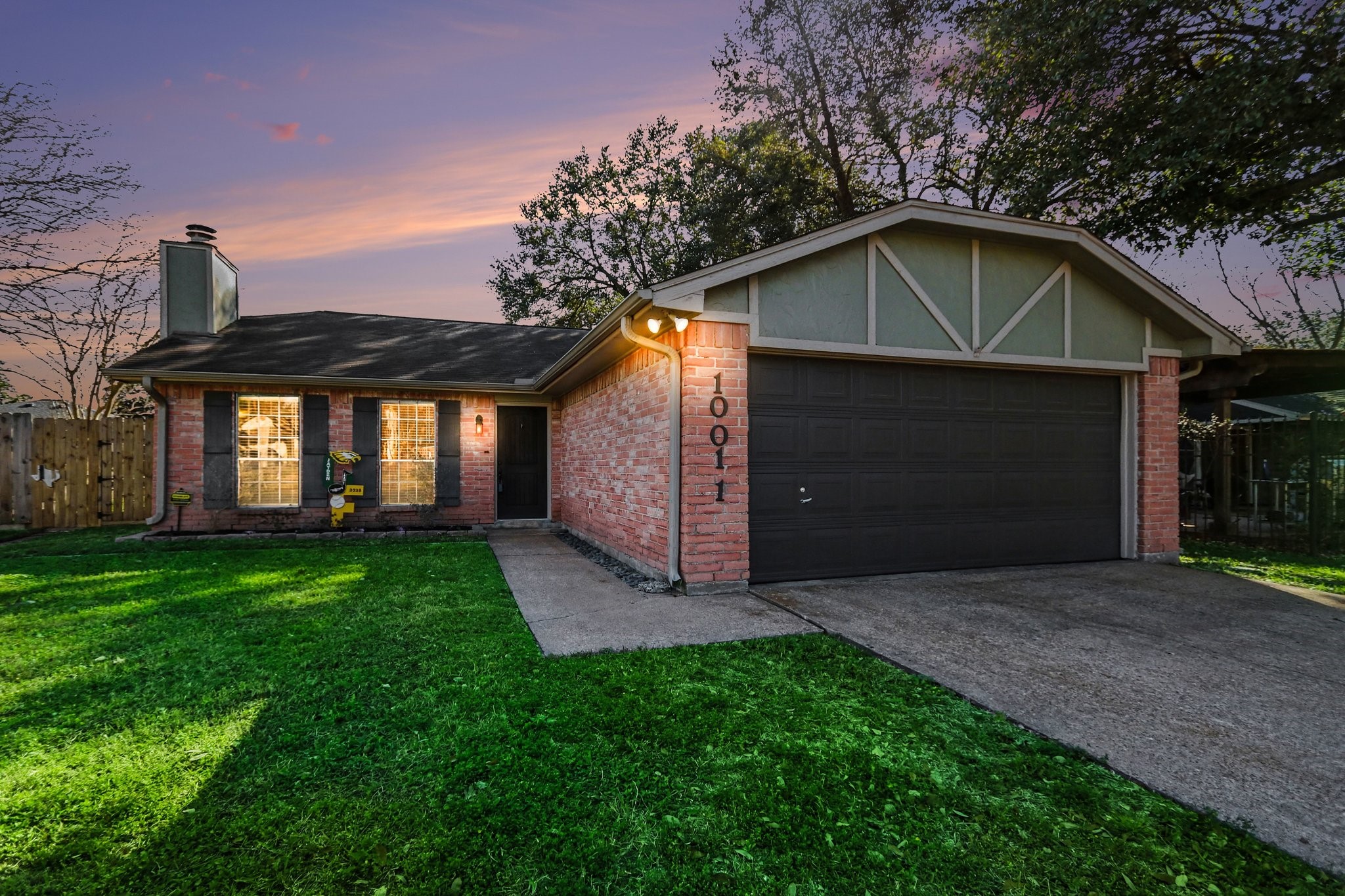 10011 Sand Pass Lane Property Photo 2