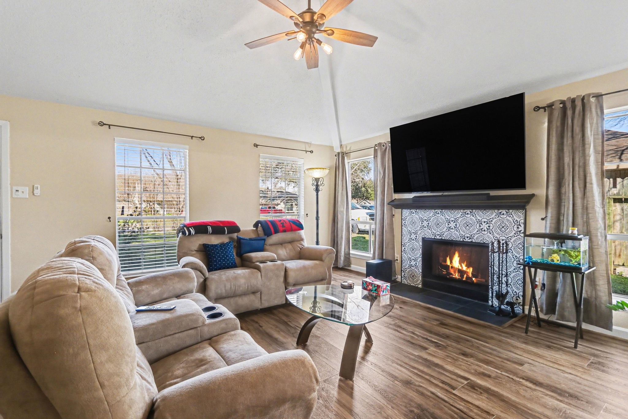 10011 Sand Pass Lane Property Photo 6