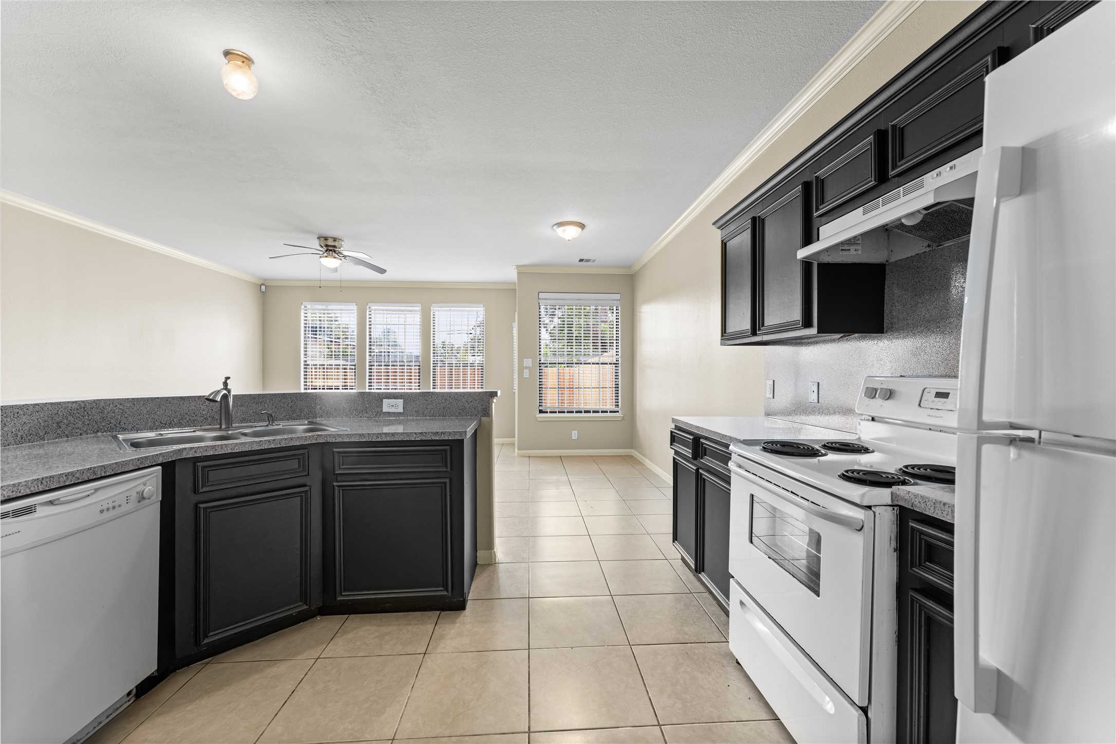 4536 Mallow Street B Property Photo 4