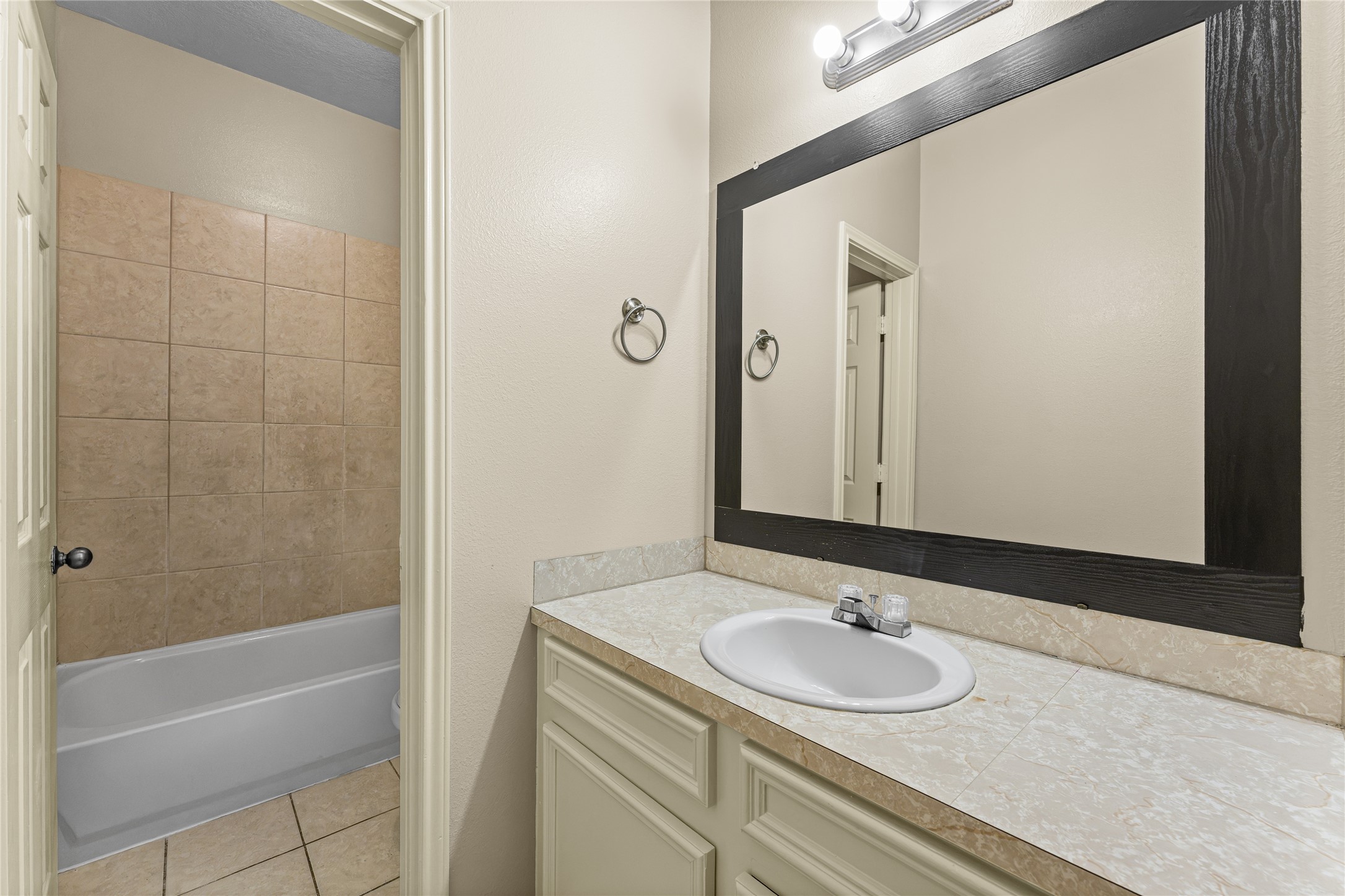 4536 Mallow Street B Property Photo 11