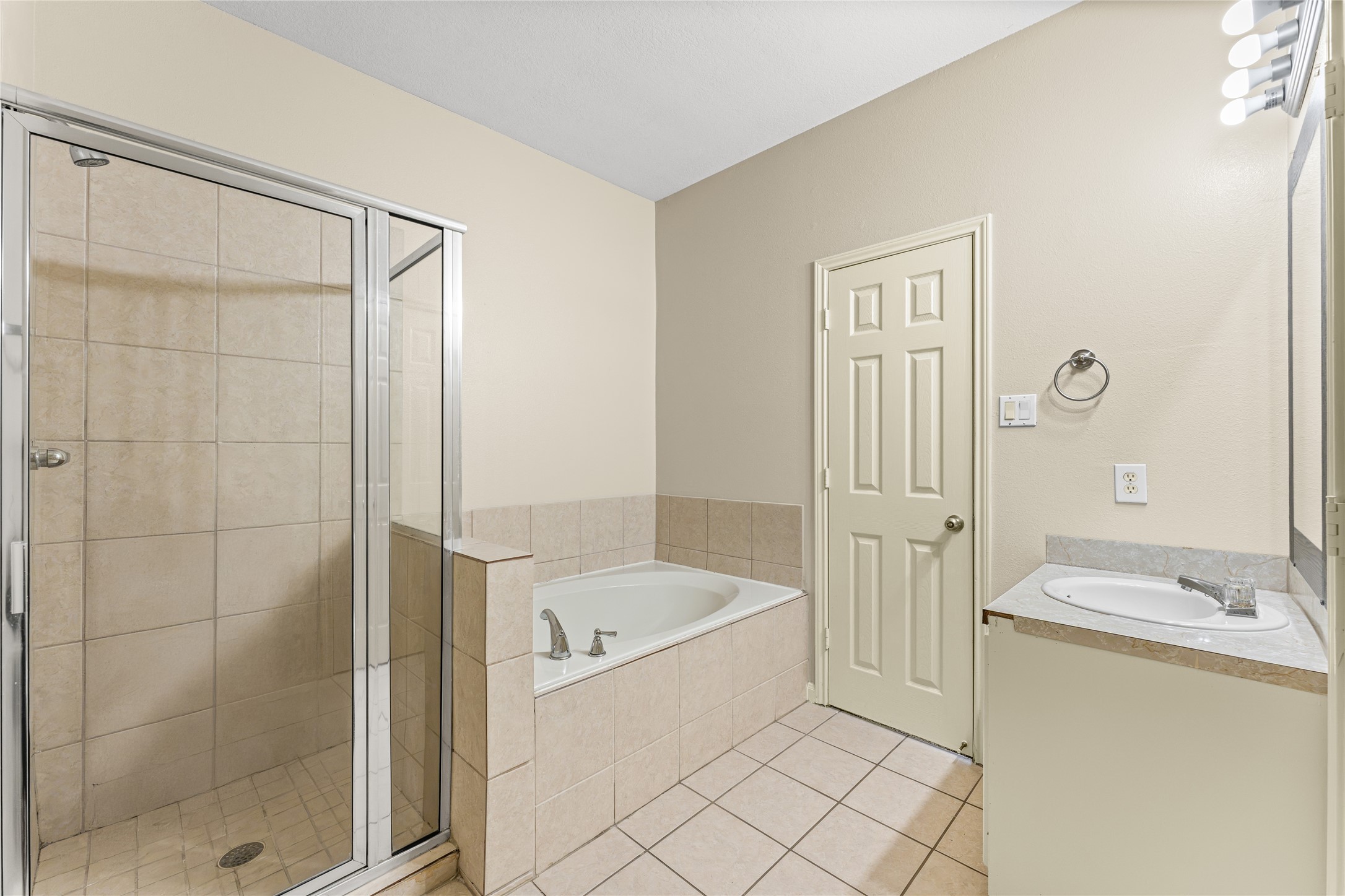 4536 Mallow Street B Property Photo 13