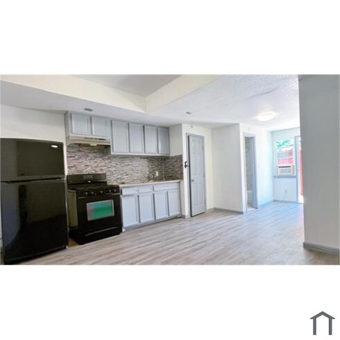 6101 Hirsch Road Property Photo 4